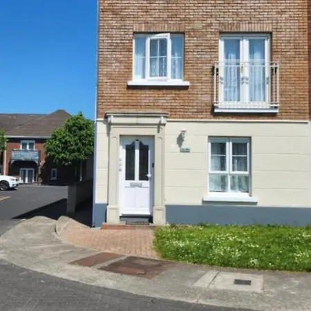 Bright Elegant Park View Pansiyon