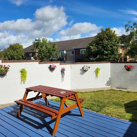 Bright Elegant Park View דבלין